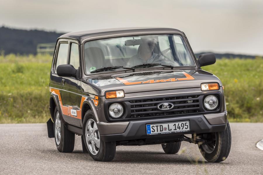  Lada 4x4 Urban (21214-57) 2015 года  (GER) (фото 3 из 13)